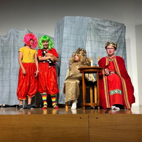 Theaterstück Drachen 1