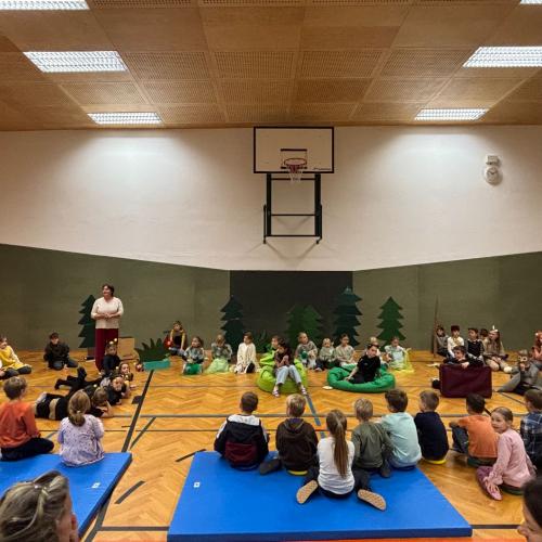 Schauspieler auf der Bühne mit Zuschauer