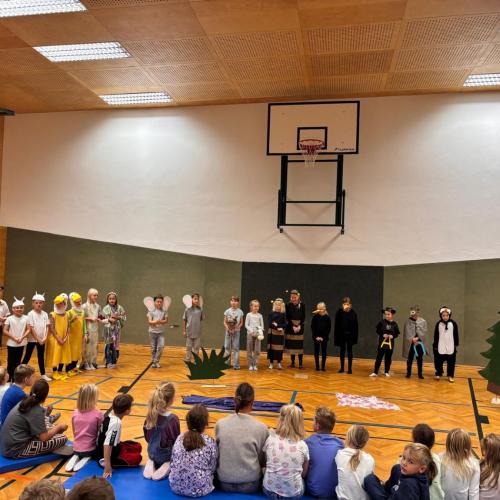 Tierische Schule