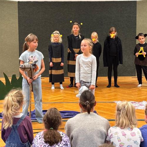 Tierische Schule
