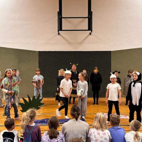Tierische Schule