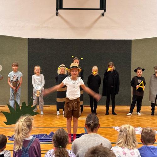 Tierische Schule