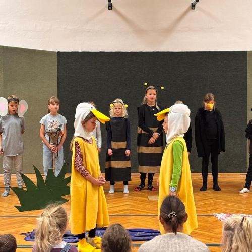 Tierische Schule