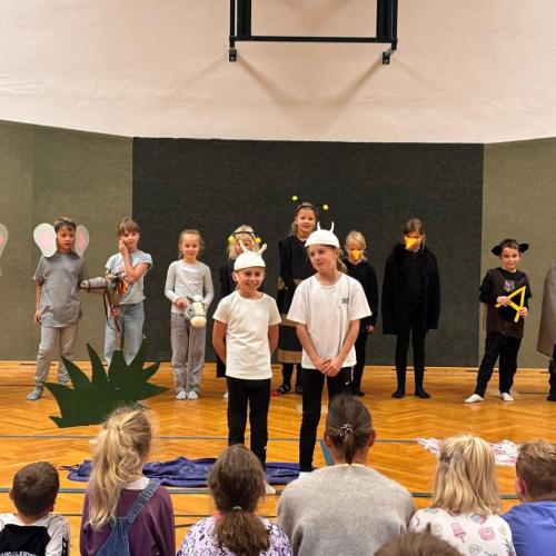 Tierische Schule