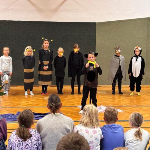 Tierische Schule