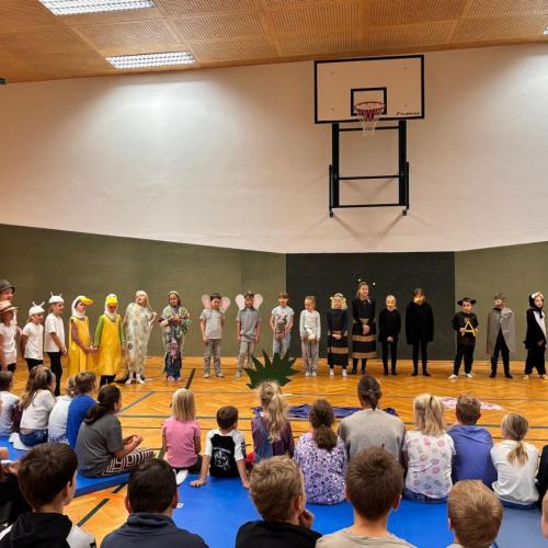 Tierische Schule